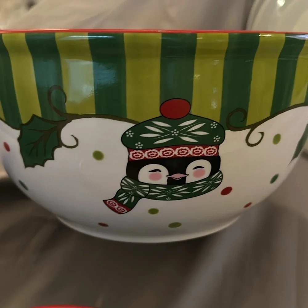 Temptations Christmas 4 Mixing Bowls Winter Whimsy Nesting Bowl Set